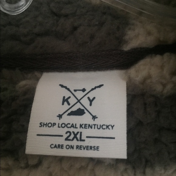 New Camo Sherpa Fleece Pullover, Unisex - Picture 4 of 7